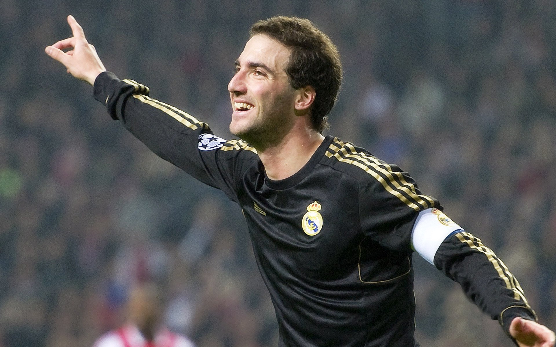 “费尔南多·比亚尔巴:球场上的进攻组织大师,未来的世界级球员”