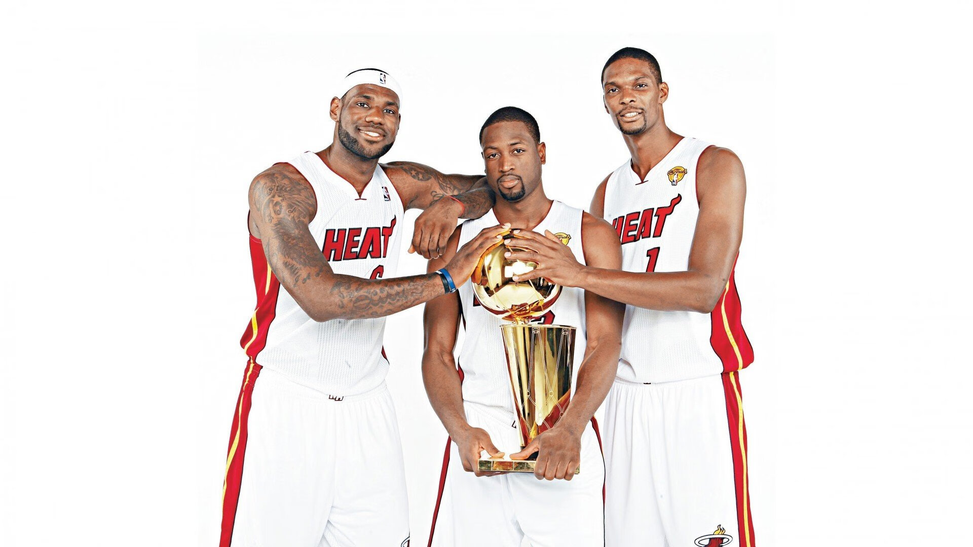 开云官方网页登录-雷霆球队全员拍摄新赛季合照气氛融洽，雷霆球队队员名单